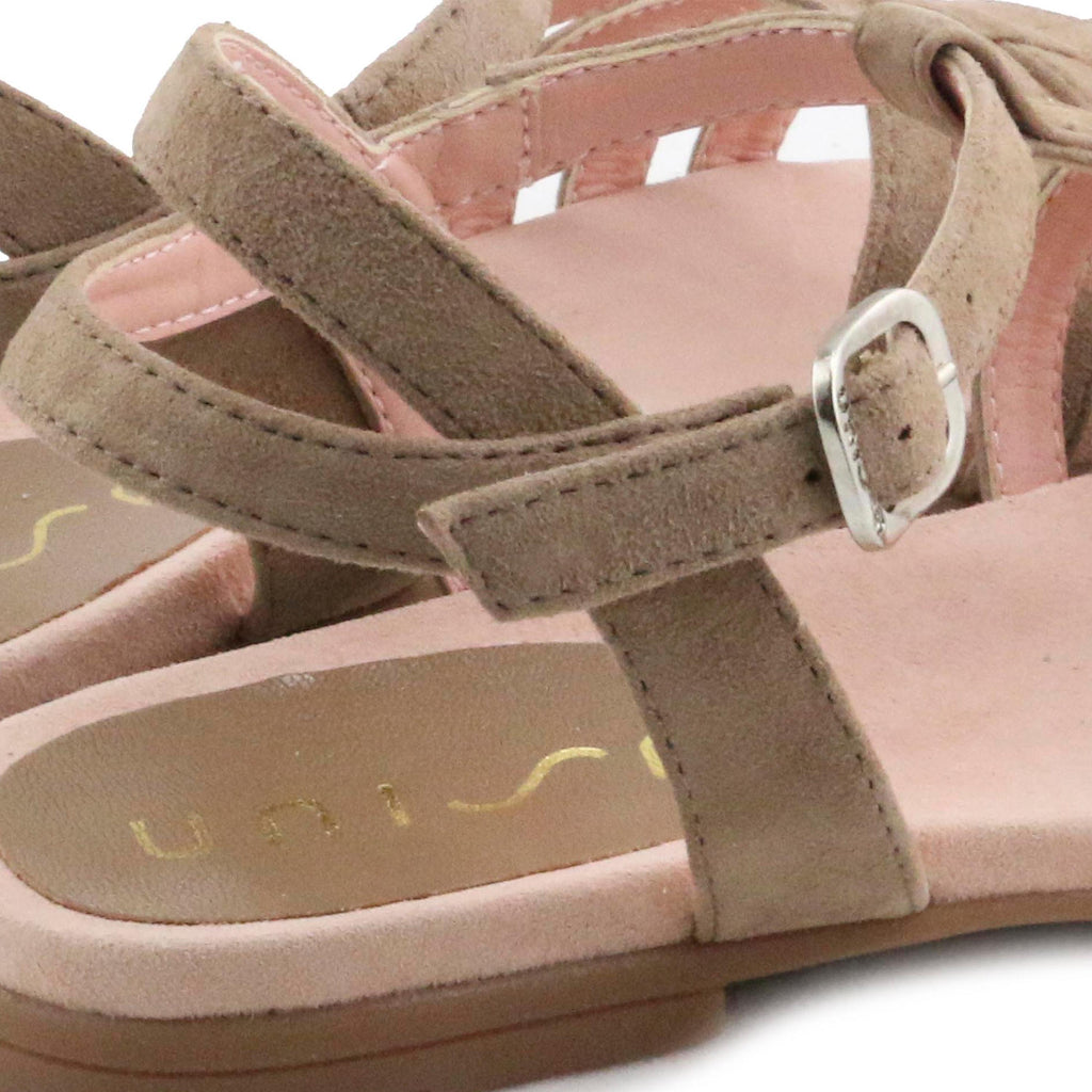 Sandalia plana tostado con hebilla LATINA de Unisa - LATINA-6-6.jpg