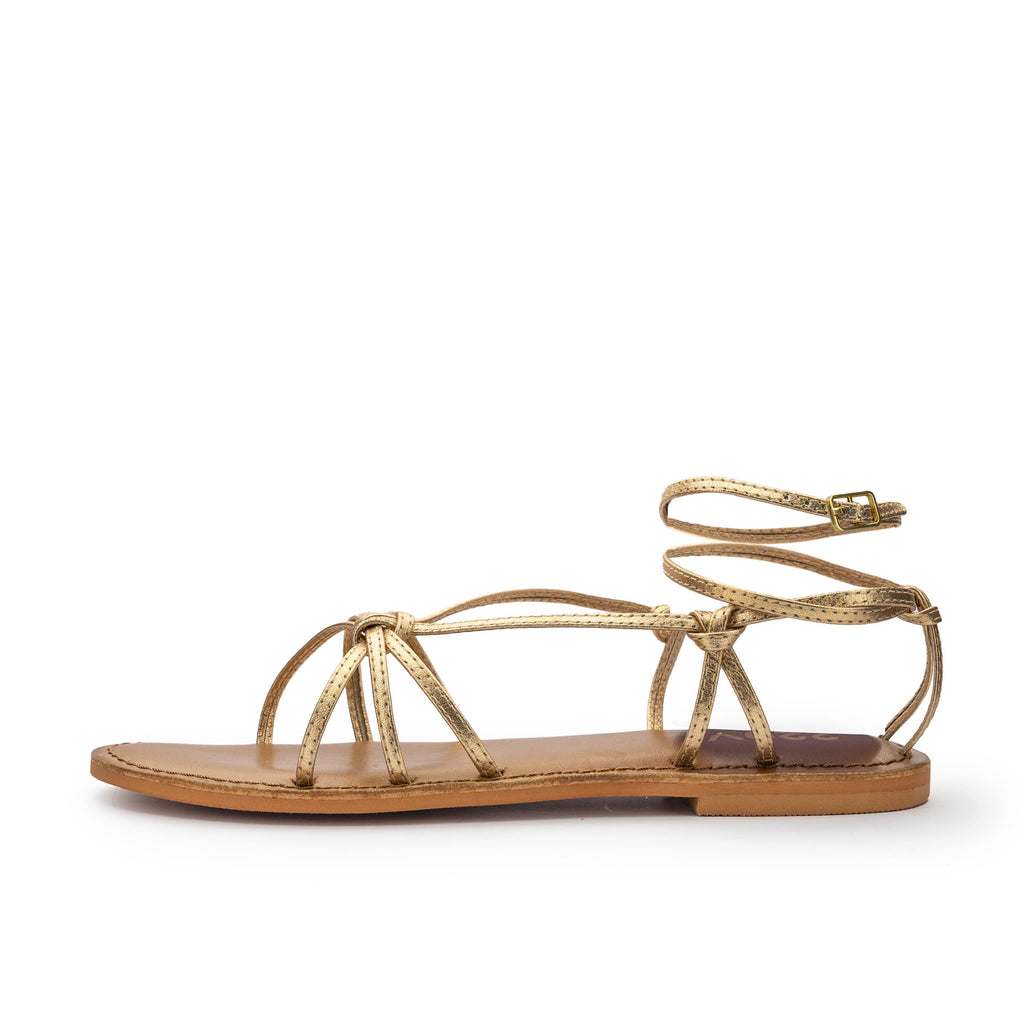 Sandalia plana dorado con hebilla LILAH de 220V - LILAH-48-1.jpg