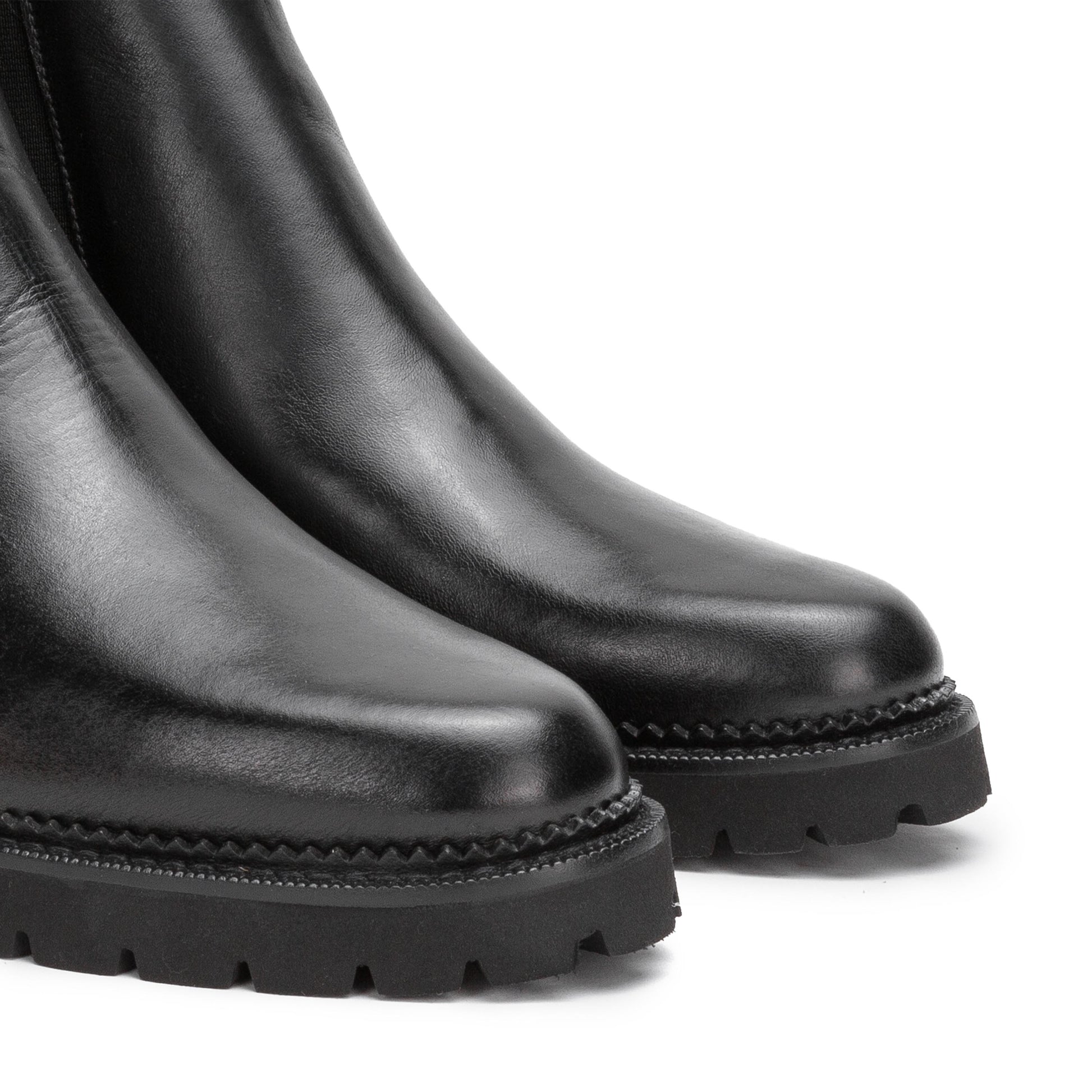 Botín con tacón negro con elástico 21403 de Joni - 21403-20-6.jpg