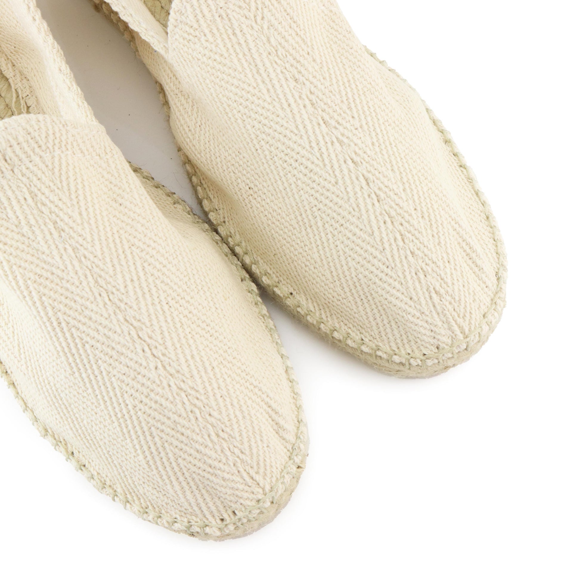 Alpargata plana cerrada crudo 70 de Jeromín - 070-351-6.jpg