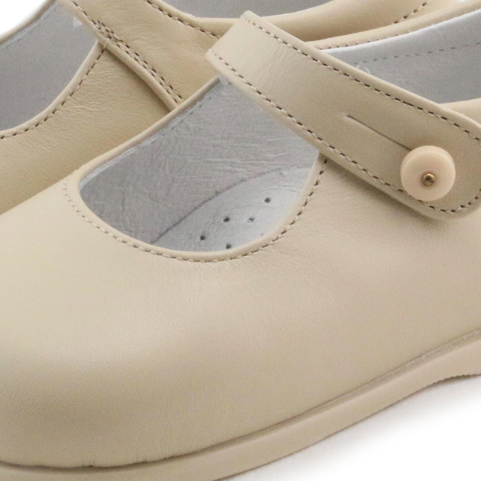 Mercedita beige oscuro con botón 10311 de Jeromín - 10311-0-6.jpg