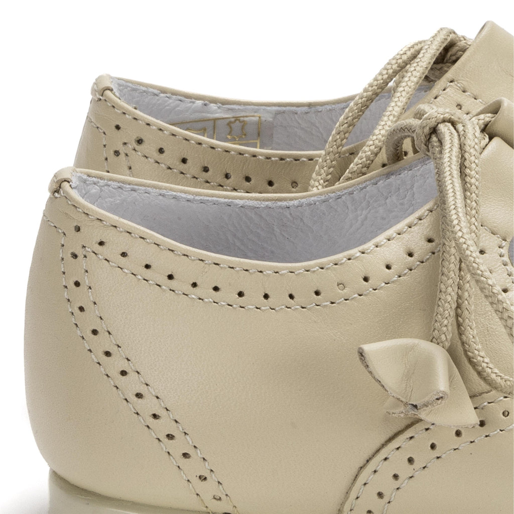 Angelito picado beige oscuro con cordón 10317 Jeromín - 10317-0-5.jpg