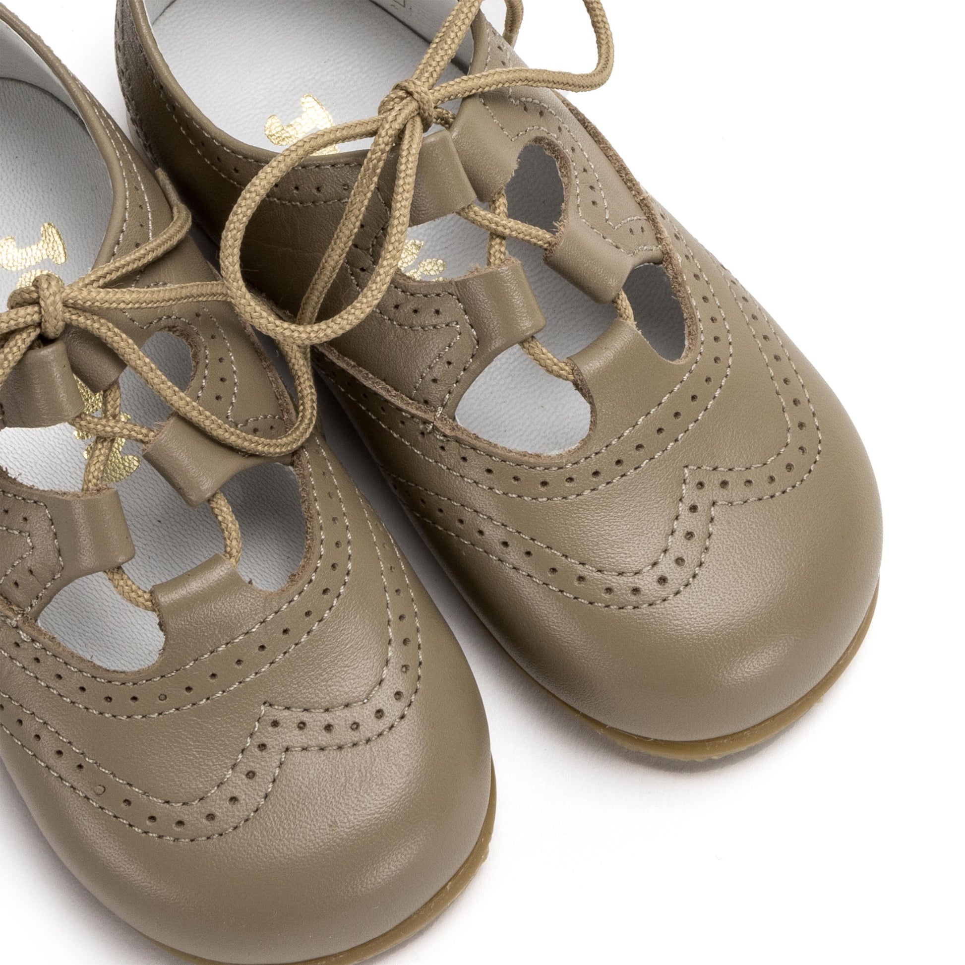 Angelito picado premier taupe con cordón 10317 Jeromín - 10317-210-6.jpg