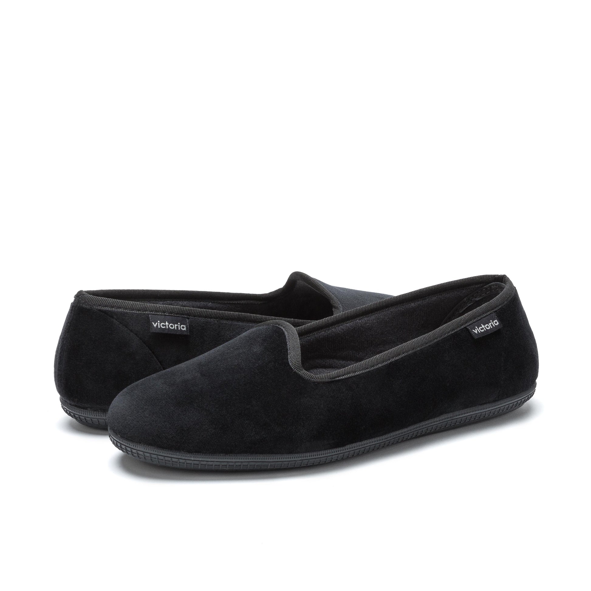 Zapatilla para casa cerrada negro 104911 de Victoria - 104911-20-2.jpg
