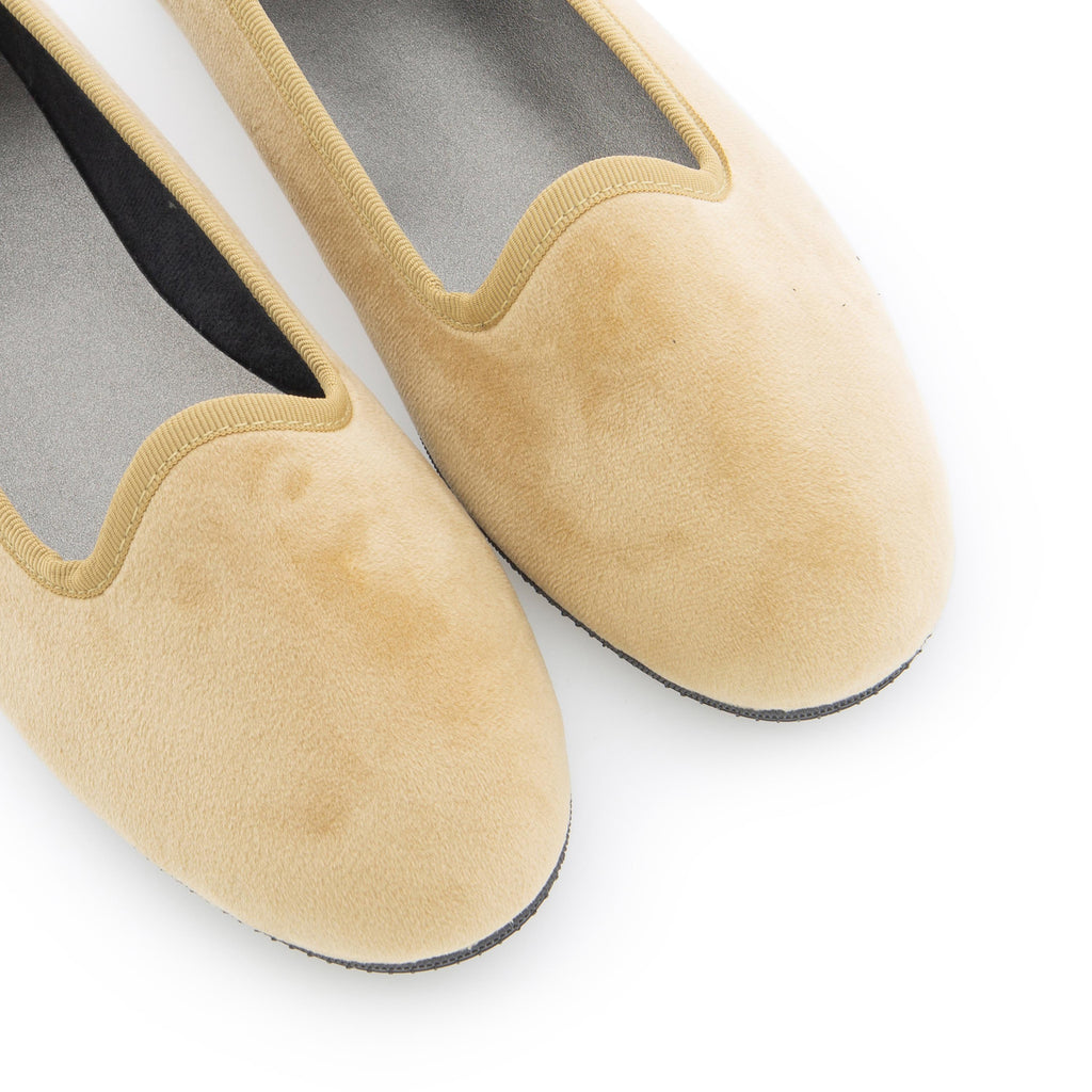 Zapatilla para casa cerrada miel 104911 de Victoria - 104911-353-6.jpg