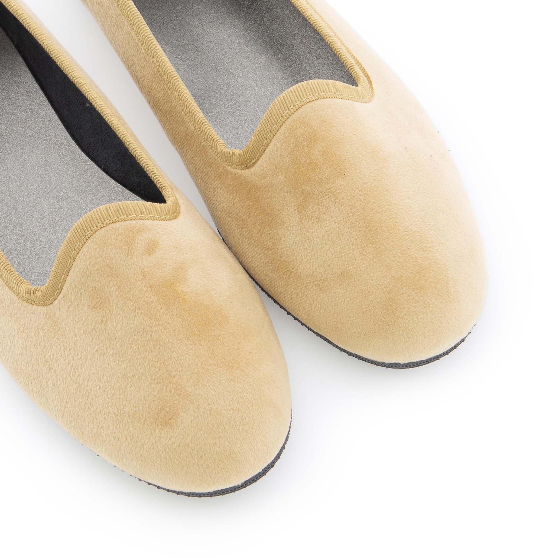 Zapatilla para casa cerrada miel 104911 de Victoria - 104911-353-6.jpg