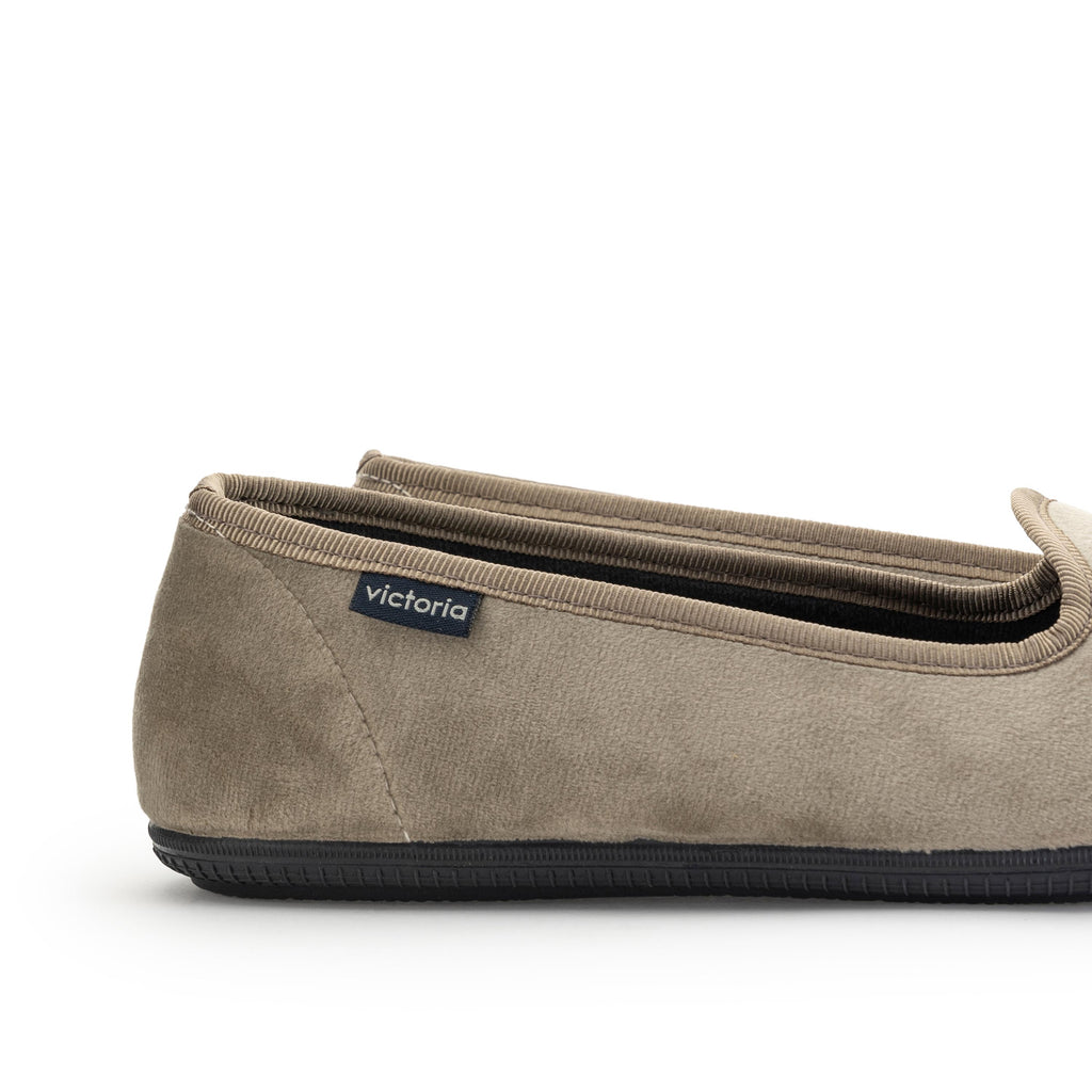 Zapatilla para casa cerrada beige 104911 de Victoria - 104911-9-5.jpg