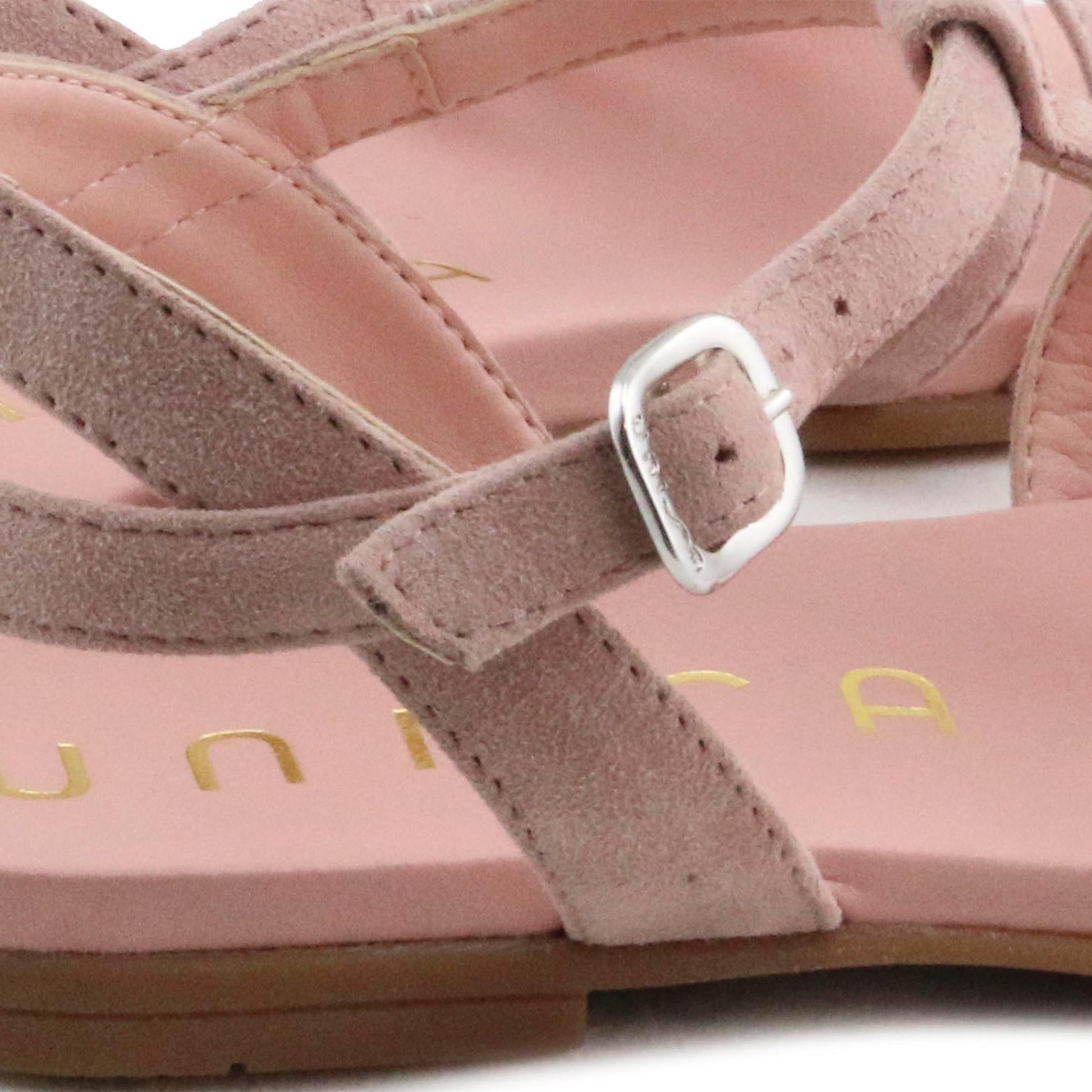 Sandalia plana rosa con hebilla LATINA de Unisa - LATINA-10-6.jpg
