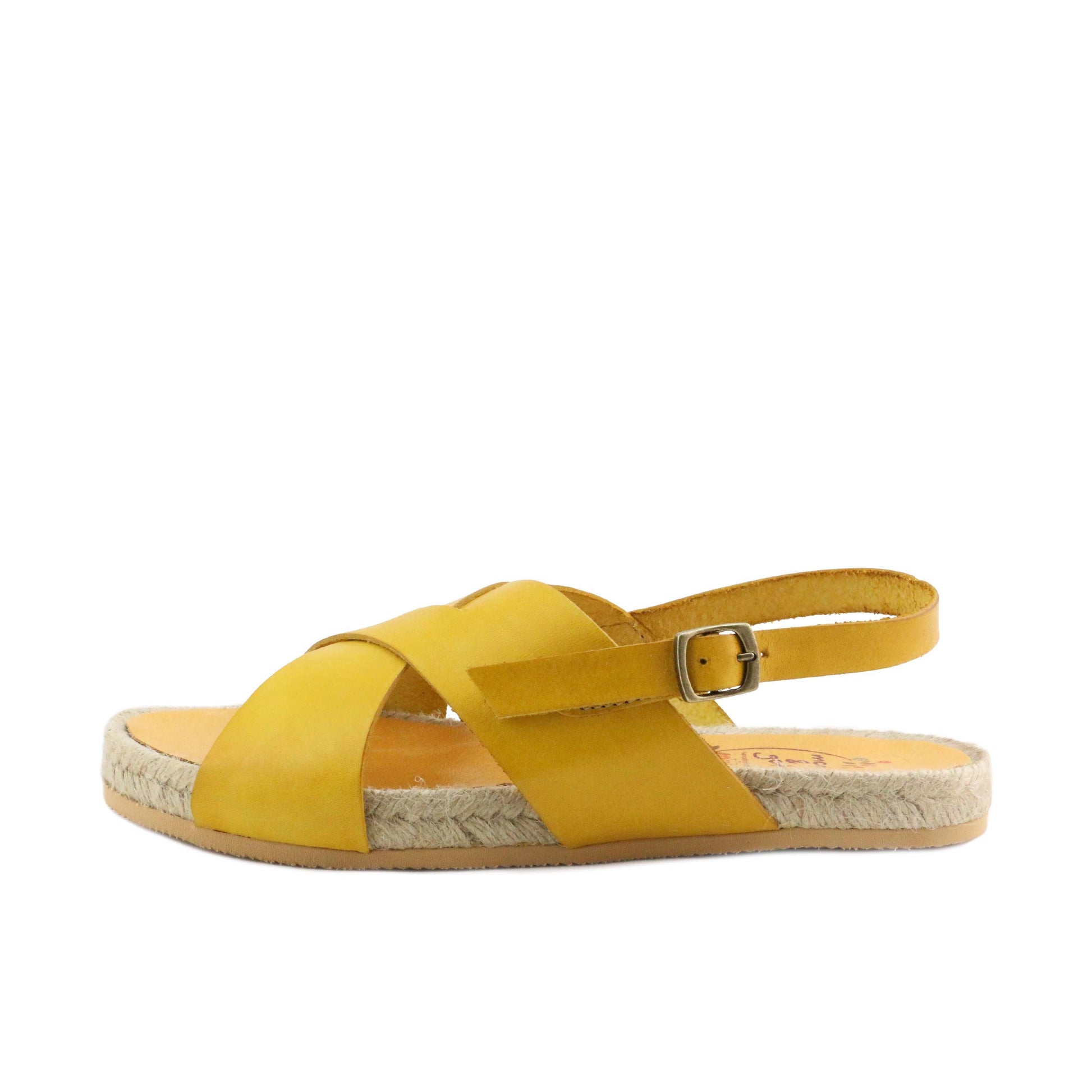 Sandalia plana mostaza con hebilla 1112 de Pepa & Cris - 1112-251-1.jpg