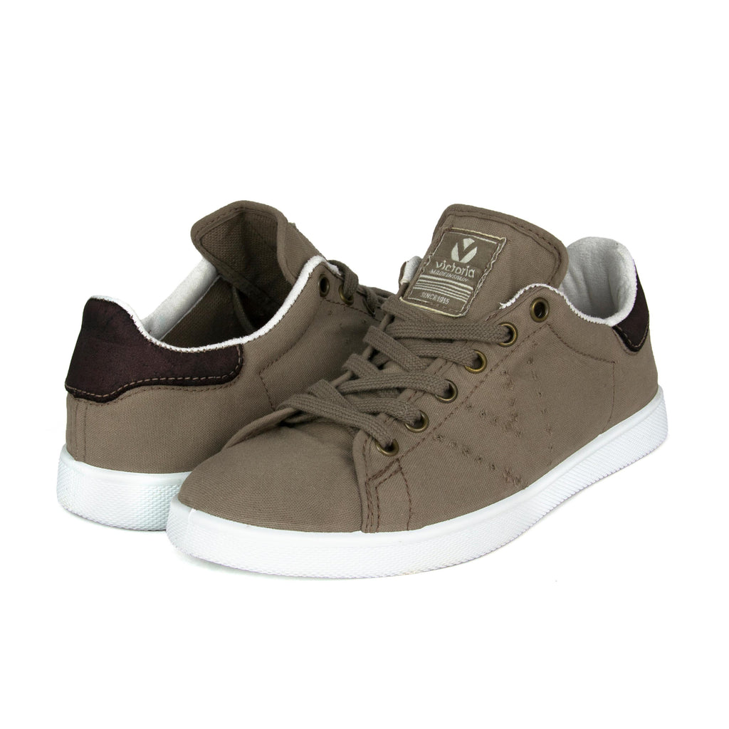 Zapatilla casual taupe con cordón 12550 de Victoria - 12550-115-2.jpg