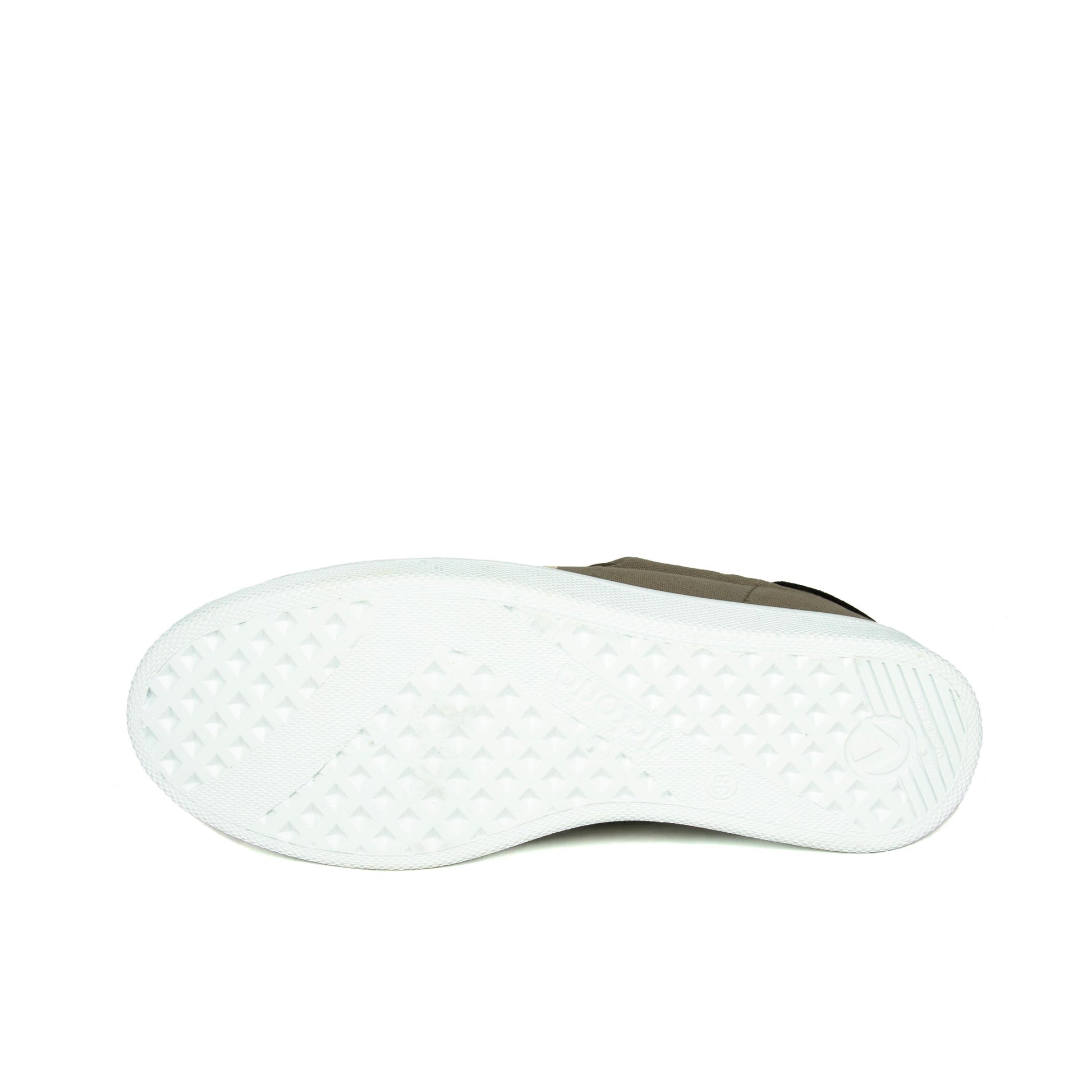 Zapatilla casual taupe con cordón 12550 de Victoria - 12550-115-5.jpg