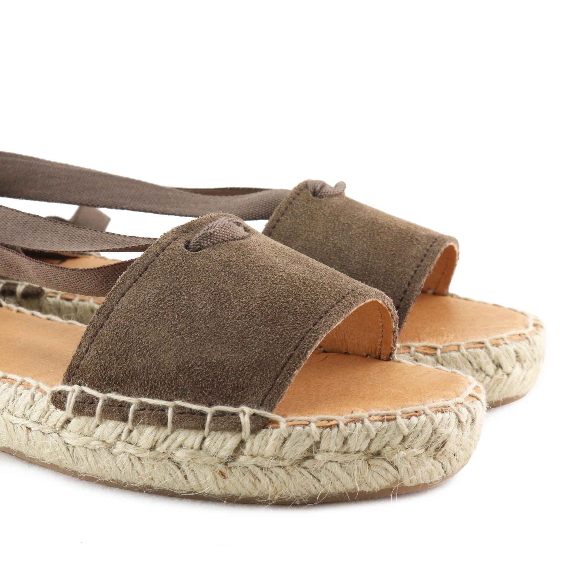 Alpargata plana abierta ante lodo con cintas 138 Pepa&Cris - 138-231-5.jpg