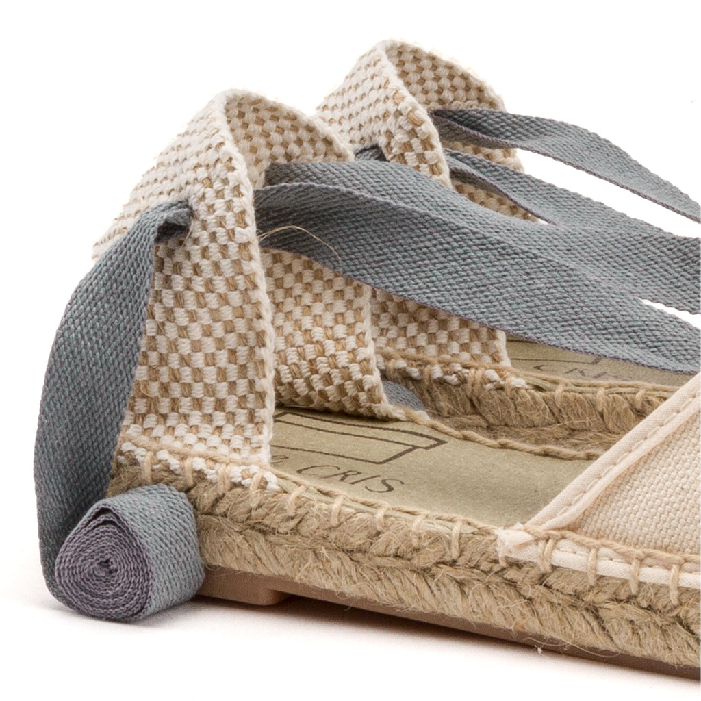 Alpargata cerrada crudo/gris con cintas REGCORTA Pepa&Cris - REGCORTA-446-5.jpg