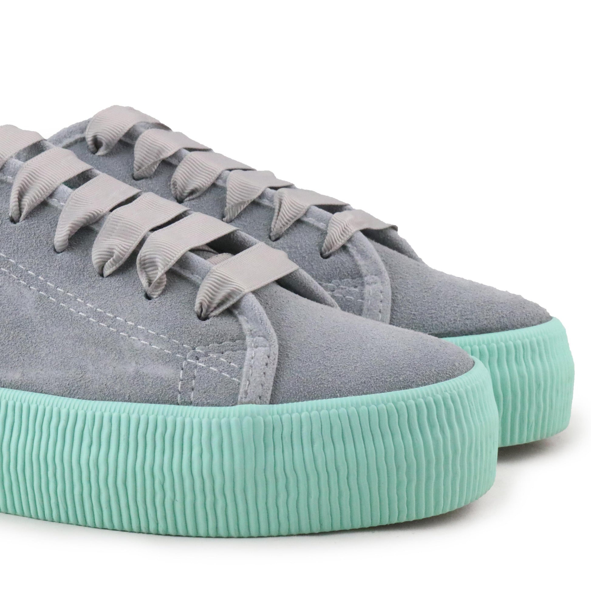 Zapatilla ante gris con cordón 180 Walk in Pitas - 180-121-6.jpg