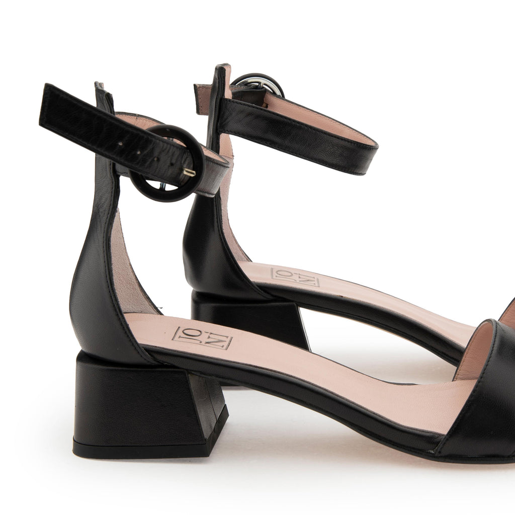 Sandalia con tacón negro con hebilla 18059 de Joni - 18059-20-5.jpg