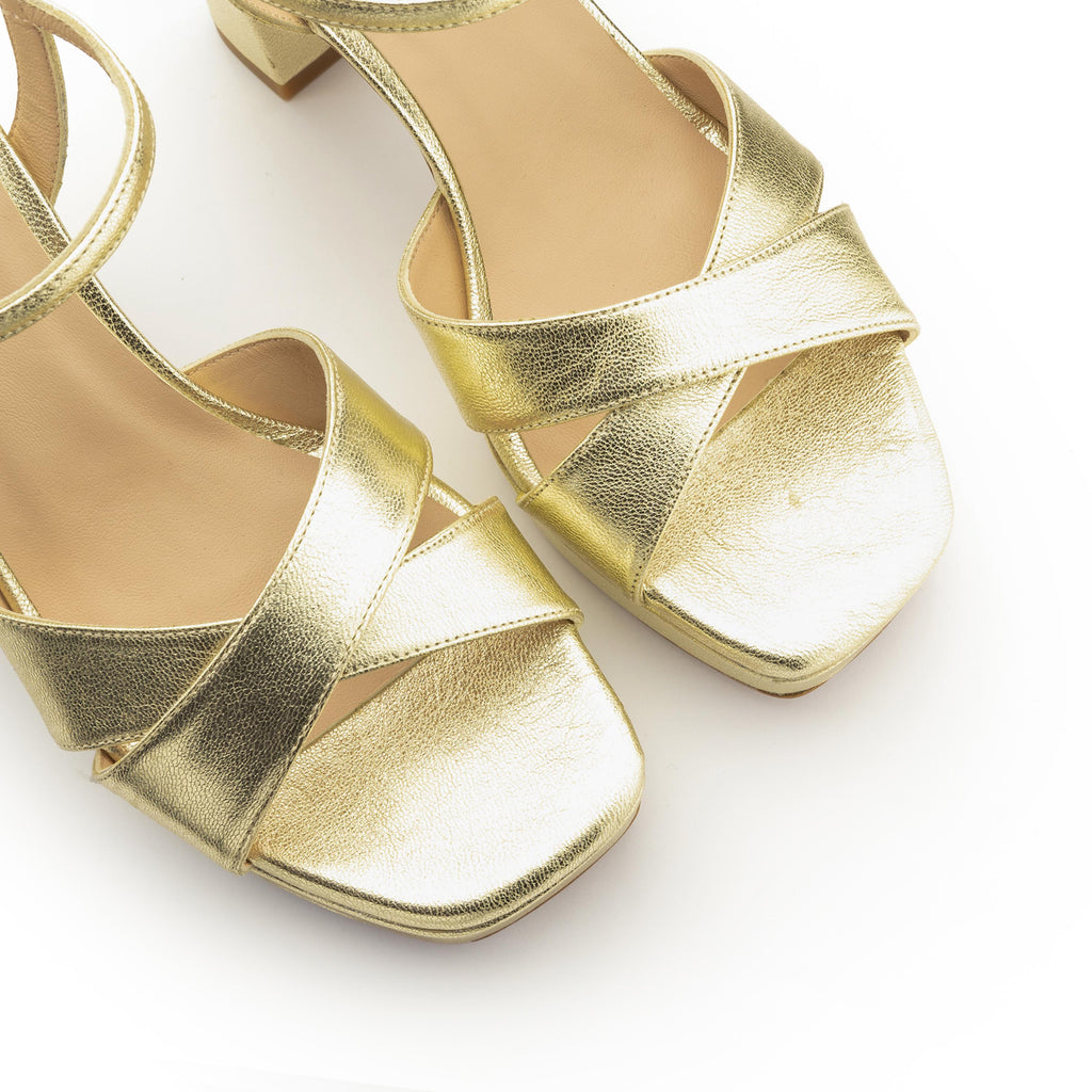 Sandalia con tacón champán con hebilla 24244 de Joni - 24244-110-6.jpg