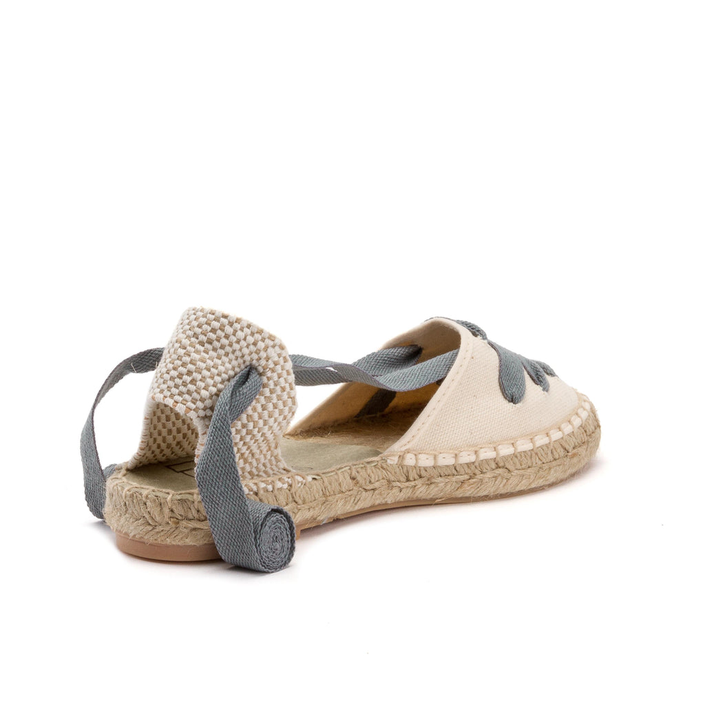 Alpargata cerrada crudo/gris con cintas REGCORTA Pepa&Cris - REGCORTA-446-3.jpg