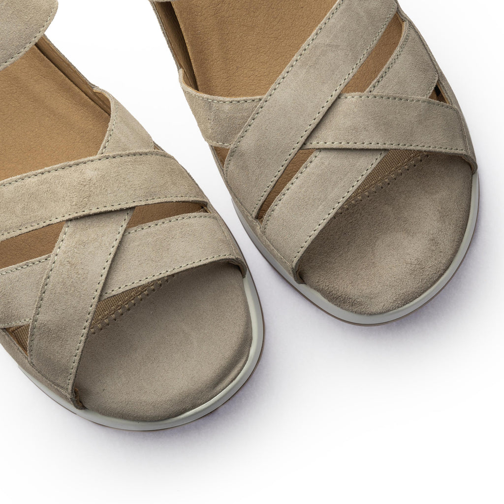 Sandalia de cuña ante visón con velcro 240424 Piesanto - 240424-367-6.jpg