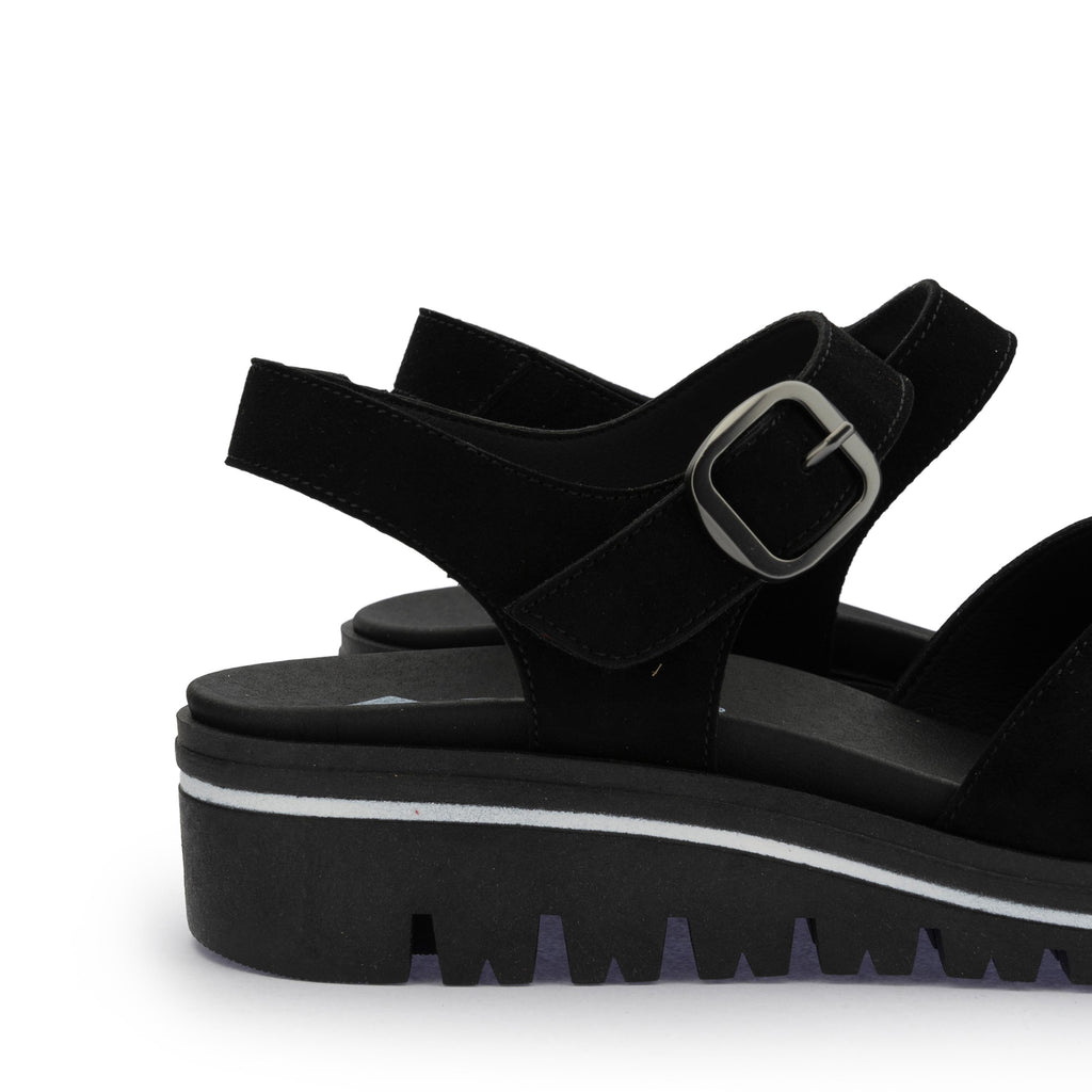 Sandalia de cuña ante negro con velcro 240775 Piesanto - 240775-31-5.jpg