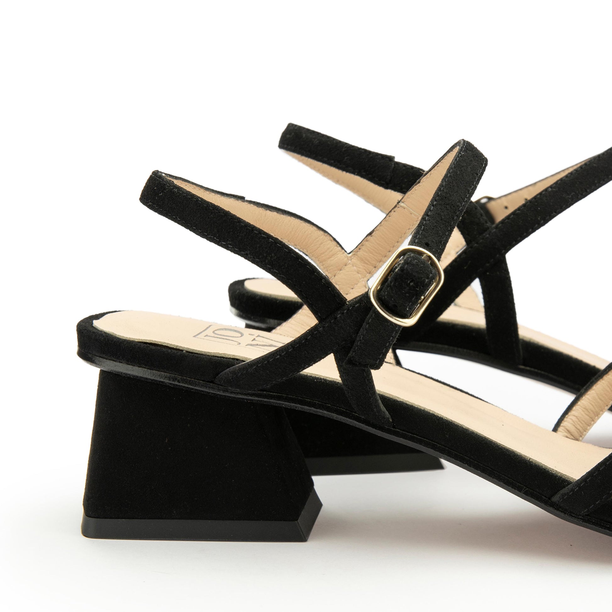 Sandalia con tacón ante negro con hebilla 26026 de Joni - 26026-124-5.jpg