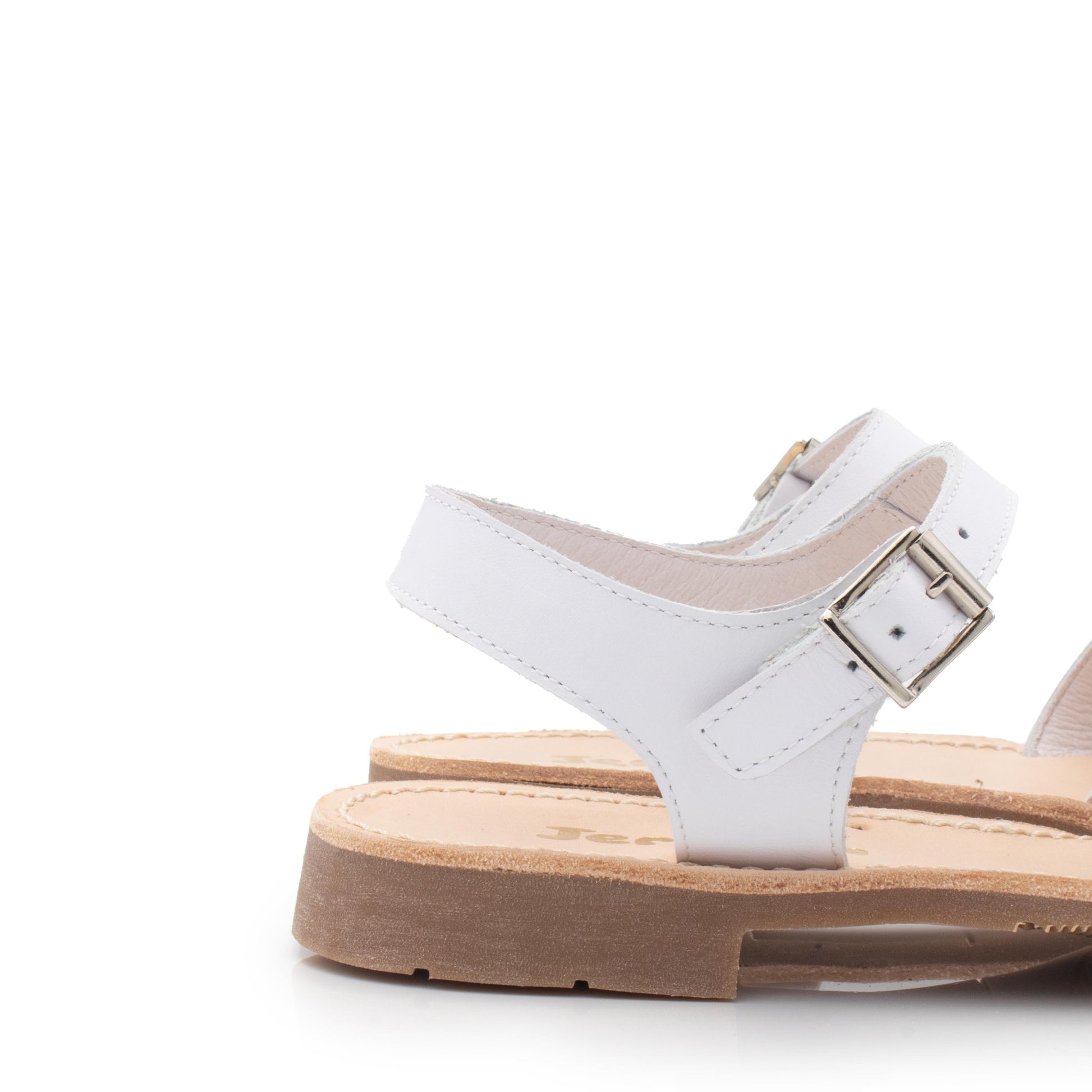 Sandalia plana blanco con hebilla 262-03 de Jeromín - 262-03-30-5.jpg