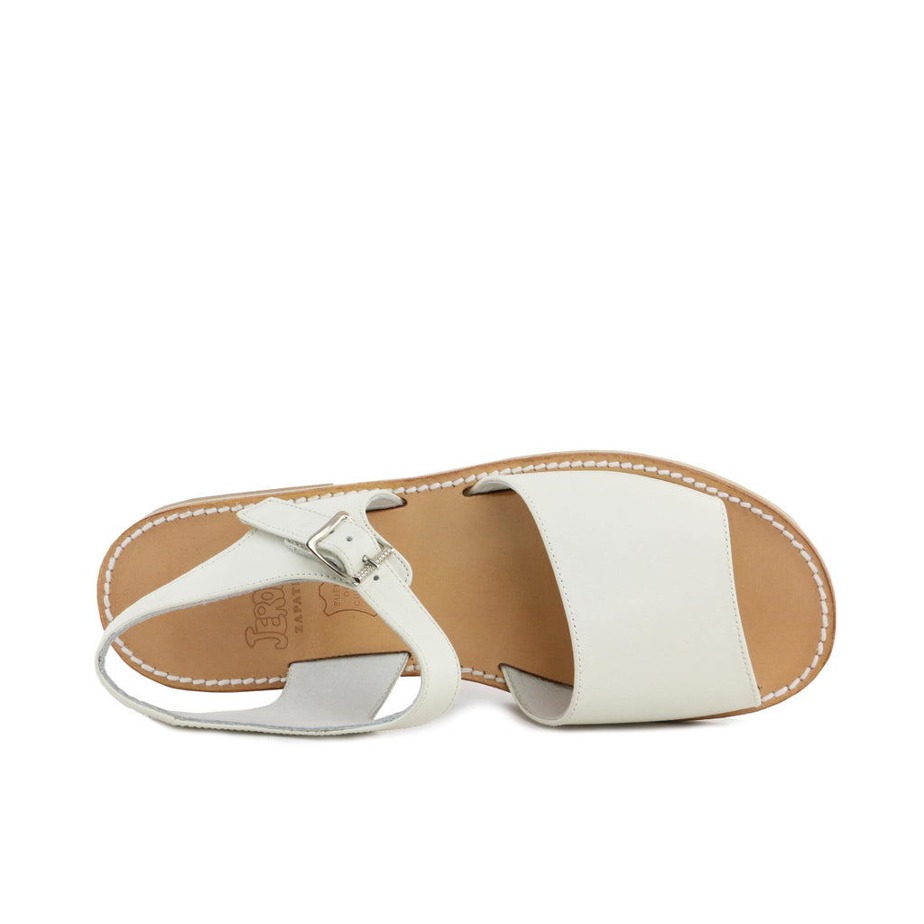 Sandalia plana beige con hebilla 262-03 de Jeromín - 262-03-9-5.jpg