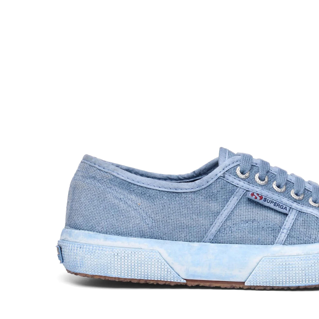 Zapatilla azul lavado 2750COTTONDYED Superga