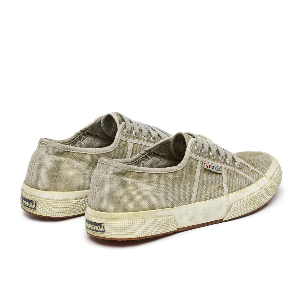 Zapatilla verde lavado 2750COTTONDYED Superga