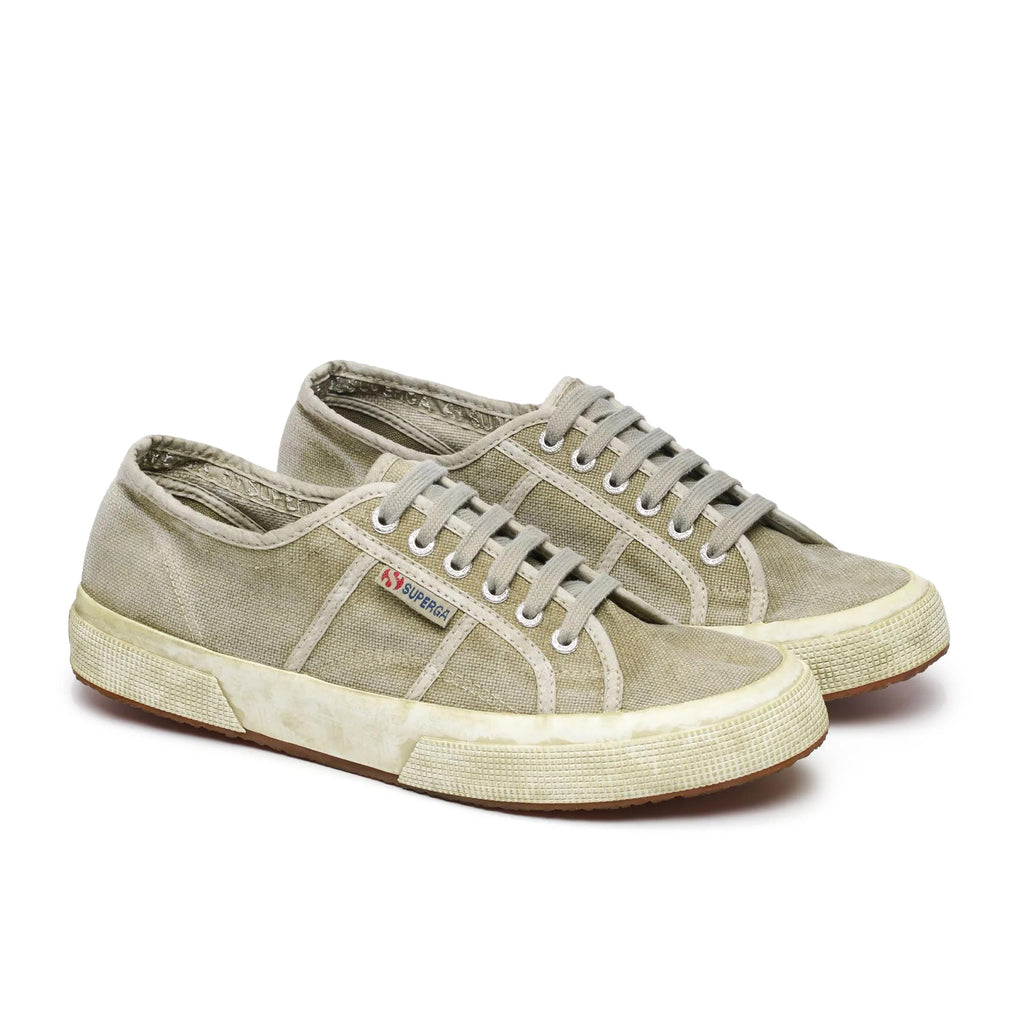 Zapatilla verde lavado 2750COTTONDYED Superga