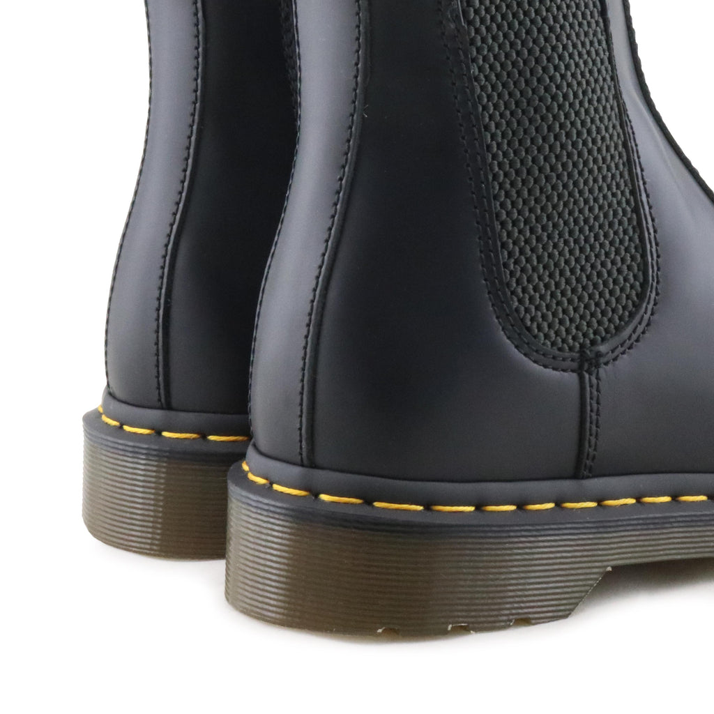 Botín negro con elástico 2976 de Dr. Martens - 2976-20-5.jpg