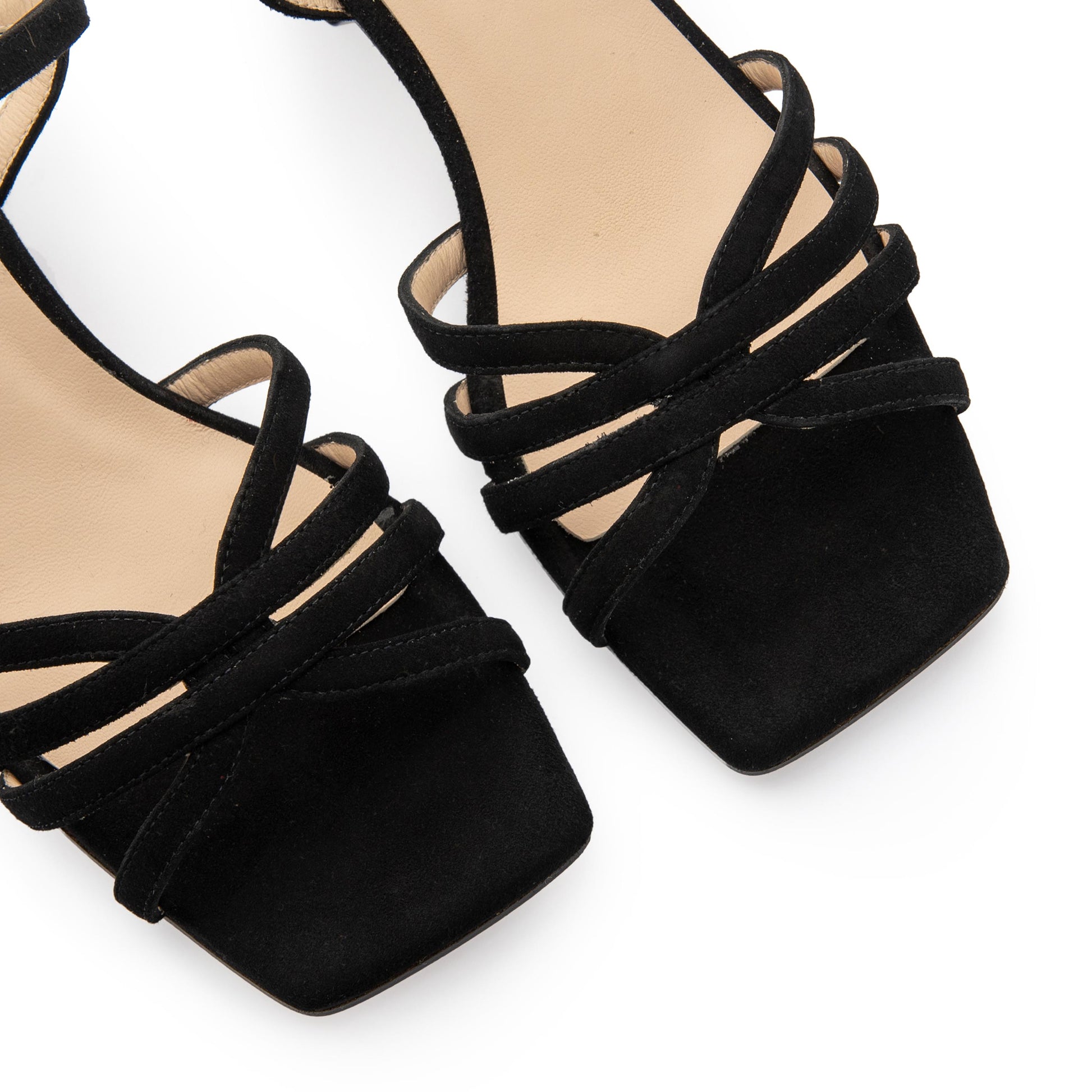 Sandalia con tacón ante negro con hebilla 26026 de Joni - 26026-124-6.jpg