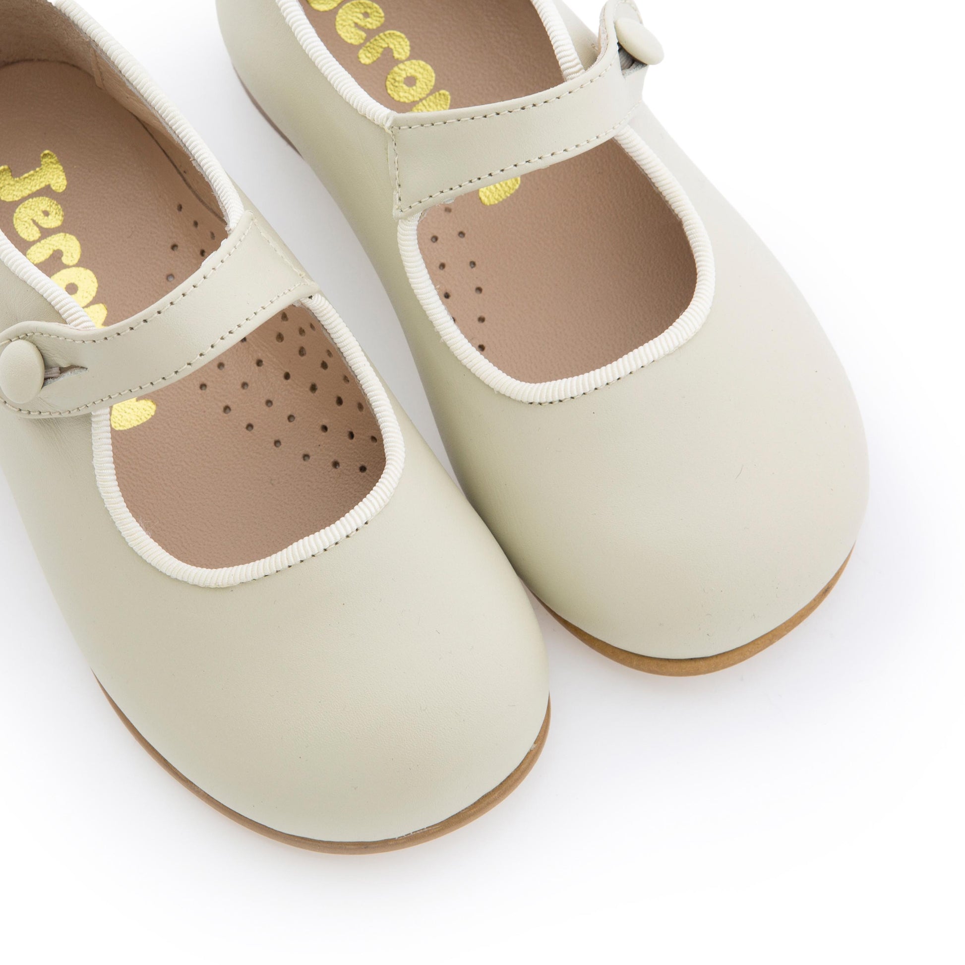 Mercedita beige con botón 3501 de Jeromín - 3501-9-6.jpg