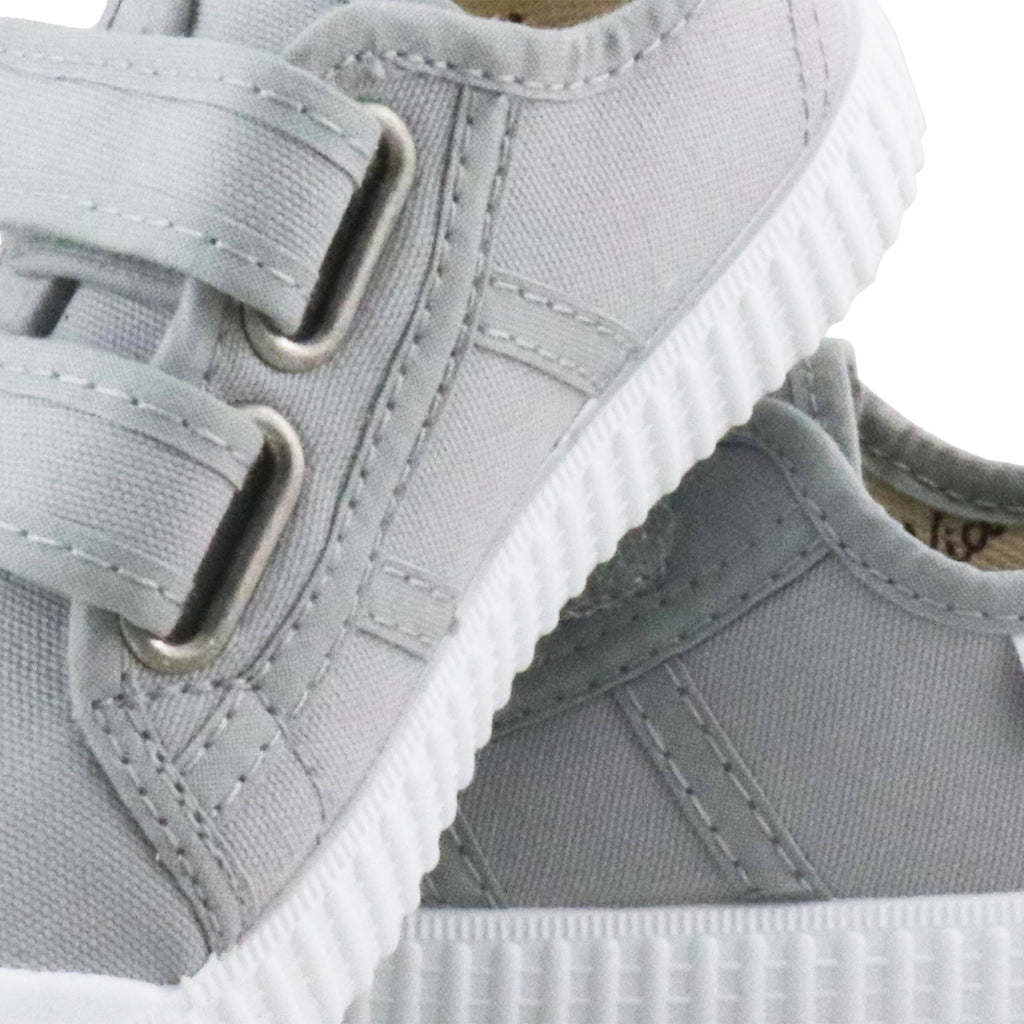 Zapatilla gris claro con velcro 36606 de Victoria - 36606-17-6.jpg