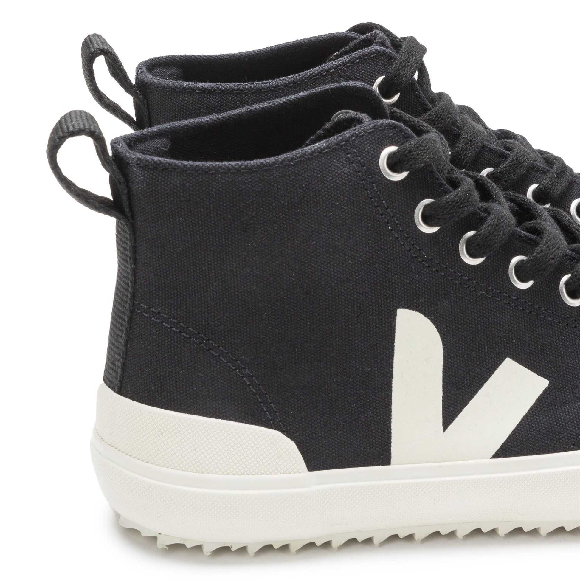 Bota casual negro con cordón NOVAHT de Veja - NOVAHT-20-5.jpg