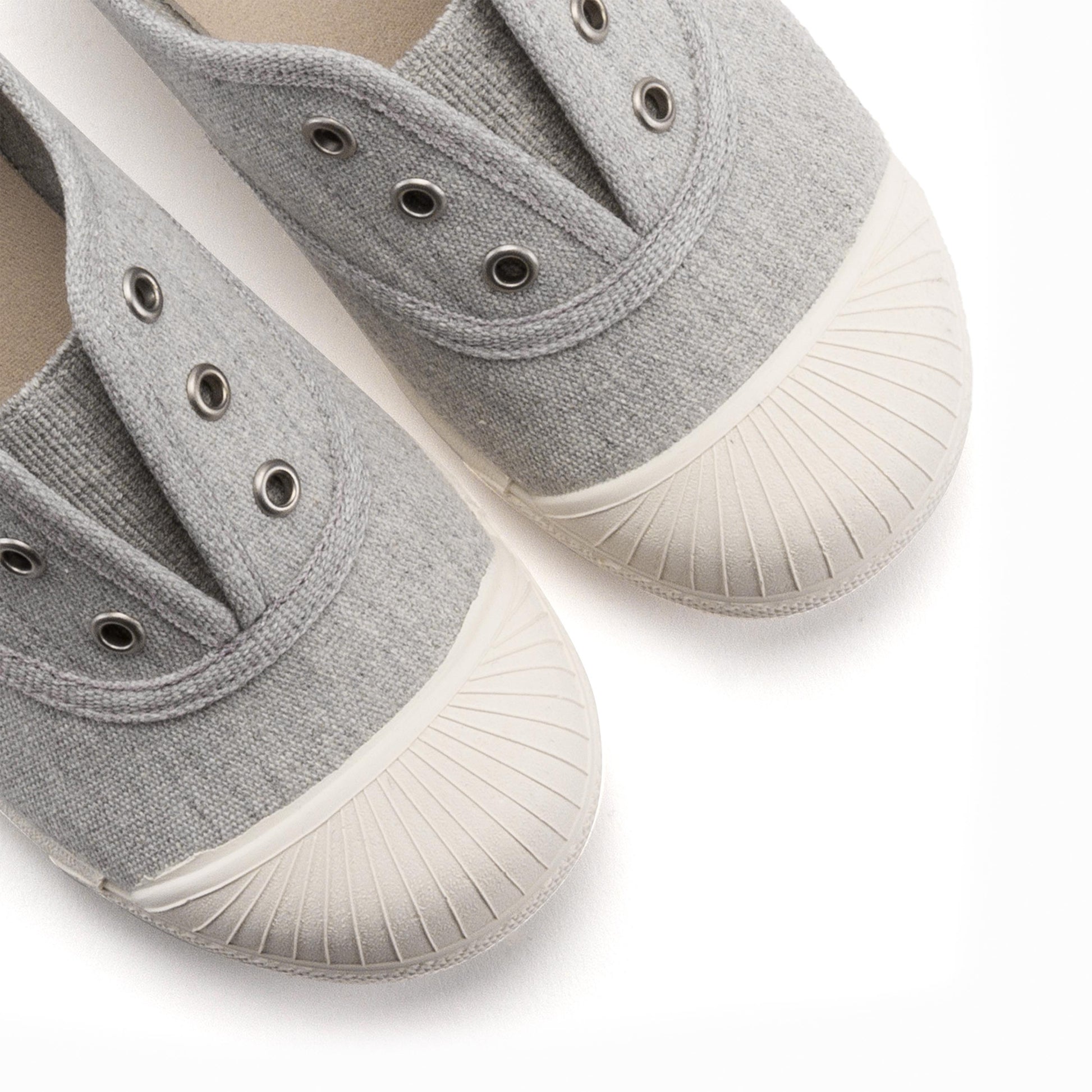 Zapatilla gris claro con elástico 4005 de Pepa & Cris - 4005-17-6.jpg