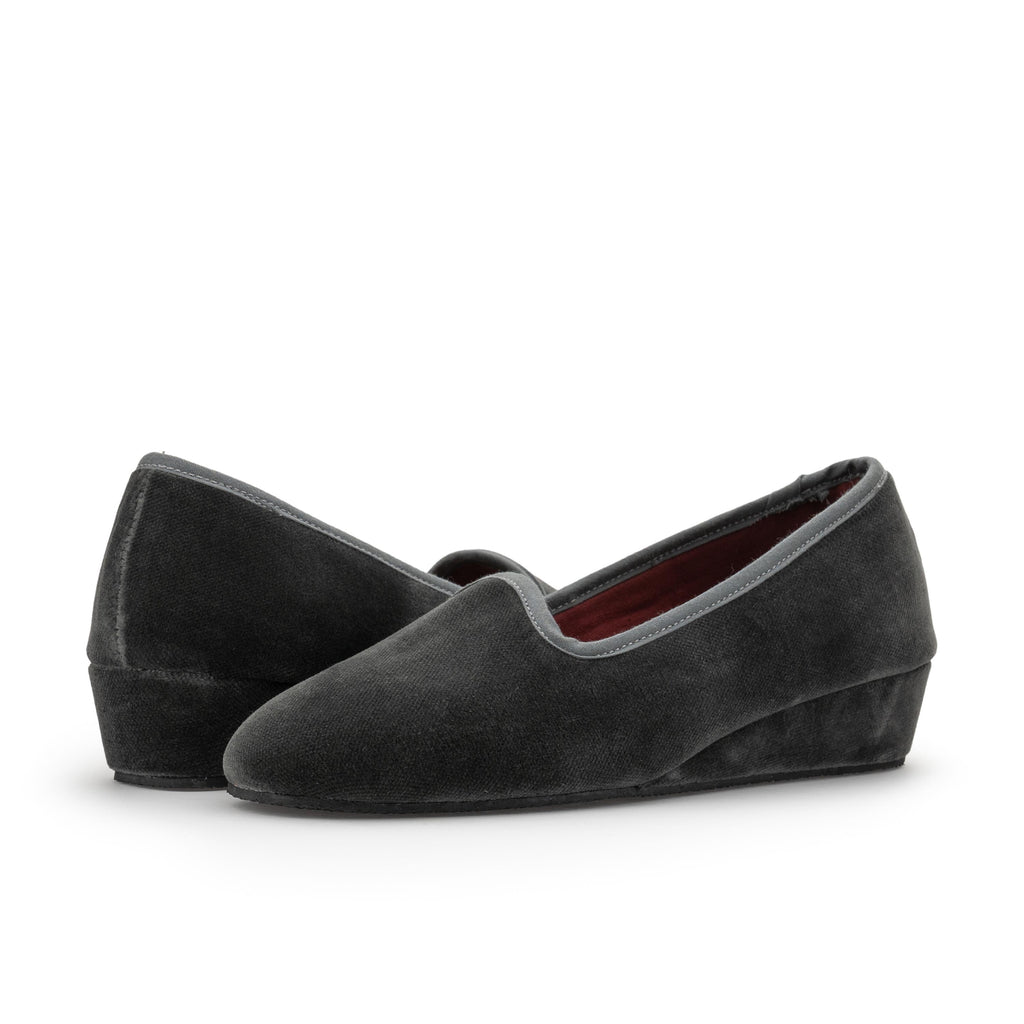 Zapatilla para casa cerrada gris 401 de Pepa & Cris - 401-16-2.jpg