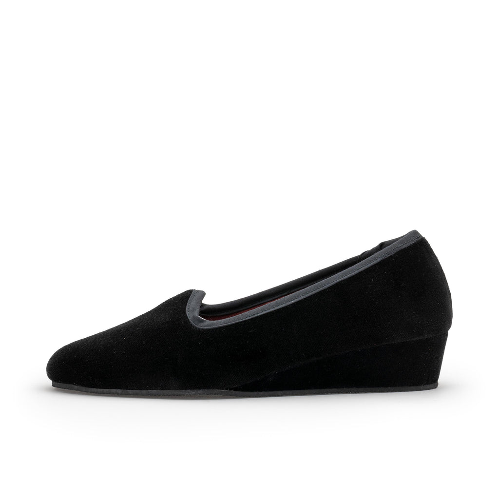 Zapatilla para casa cerrada negro 401 de Pepa & Cris - 401-20-1.jpg