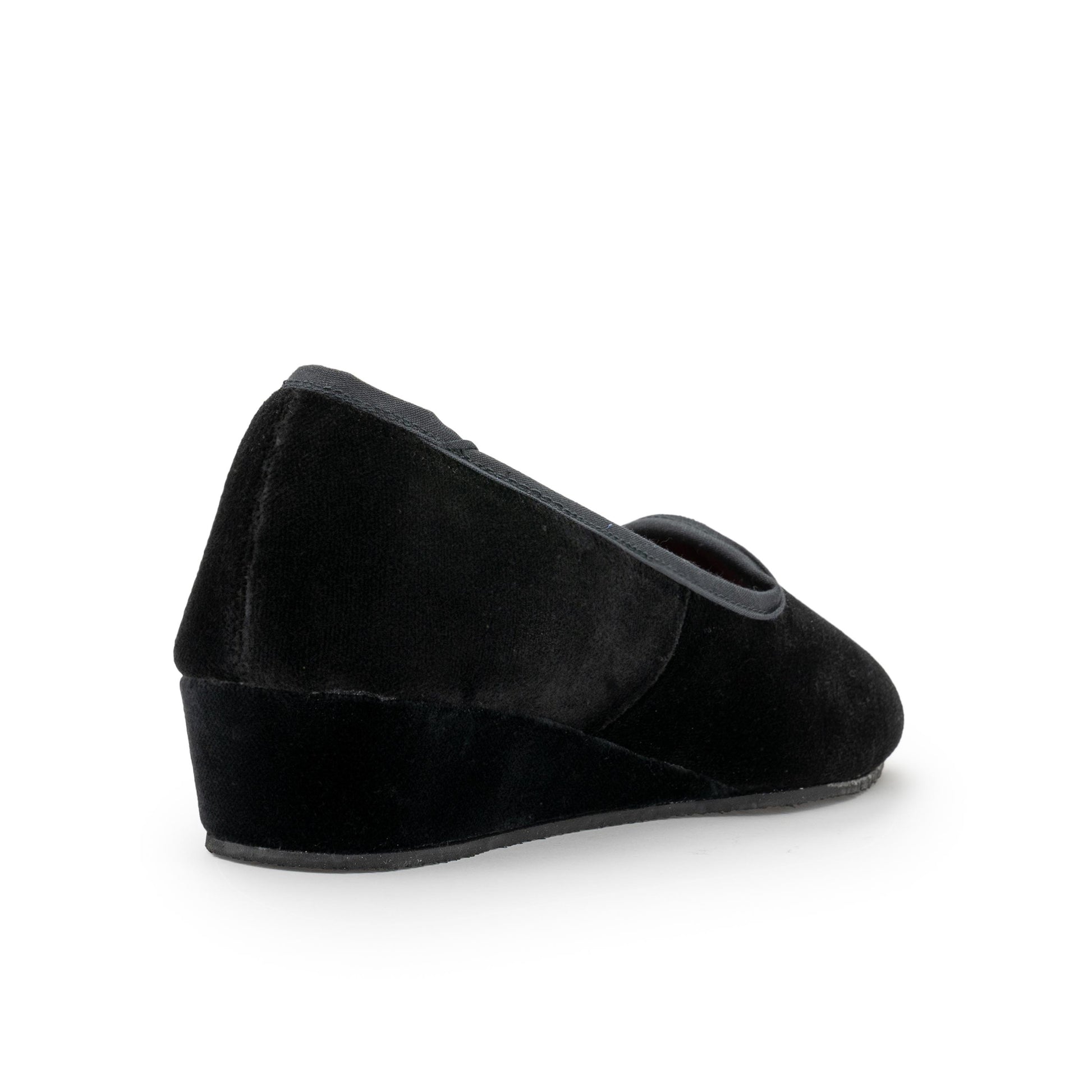 Zapatilla para casa cerrada negro 401 de Pepa & Cris - 401-20-3.jpg