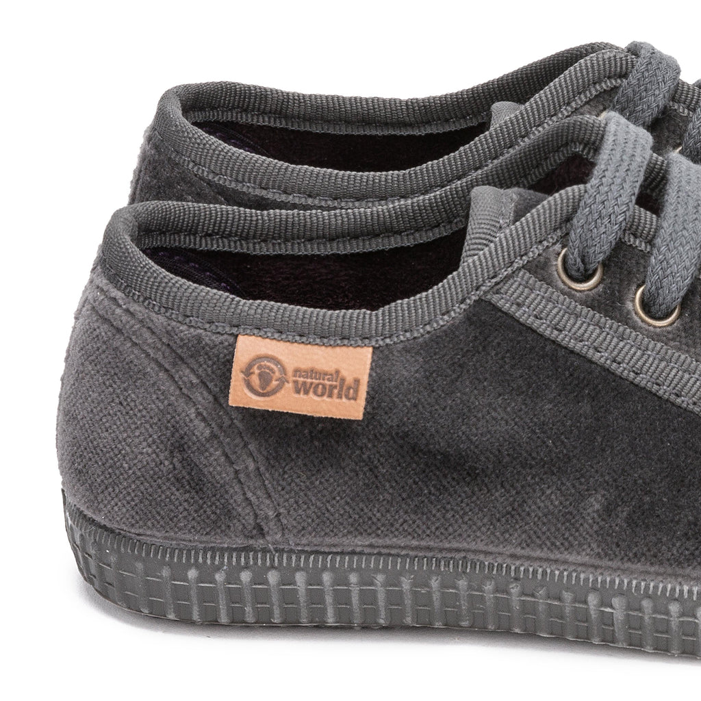 Zapatilla gris con cordón 533 de Natural World - 533-16-5.jpg