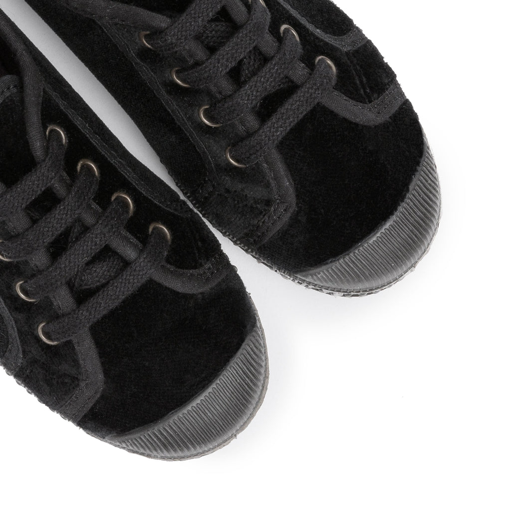 Zapatilla negro con cordón 533 de Natural World - 533-20-6.jpg
