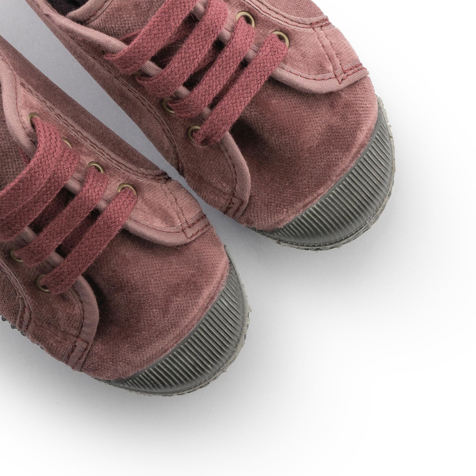 Zapatilla rosa viejo 533 Natural World