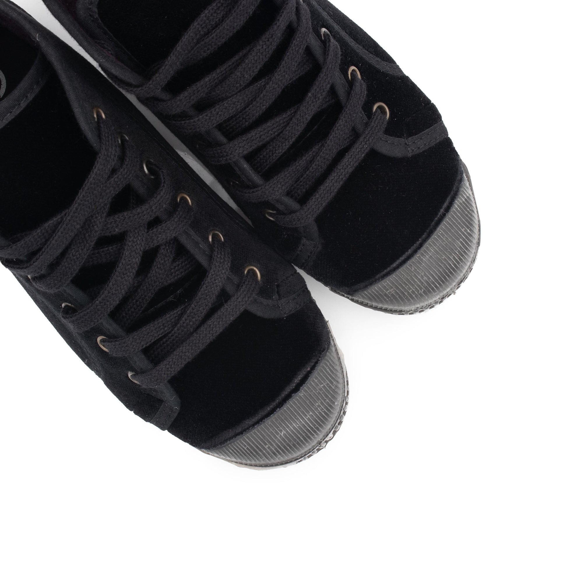 Bota casual negro con cordón 534 de Natural World - 534-20-6.jpg