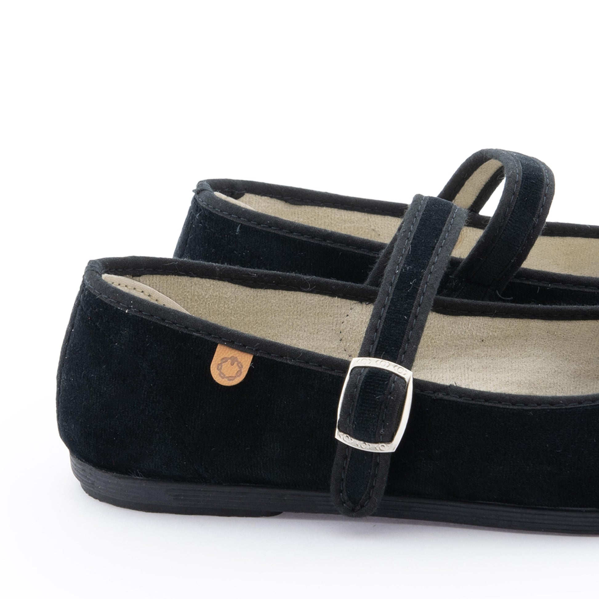 Mercedita negro con hebilla y corchete 55094 La Cadena - 55094-20-5.jpg