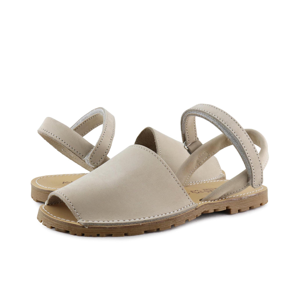 Menorquina plana nobuk beige oscuro con velcro 551 Jeromín - 551-122-2.jpg