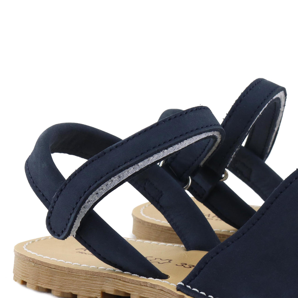 Menorquina plana nobuk azul con velcro 551 de Jeromín - 551-34-5.jpg