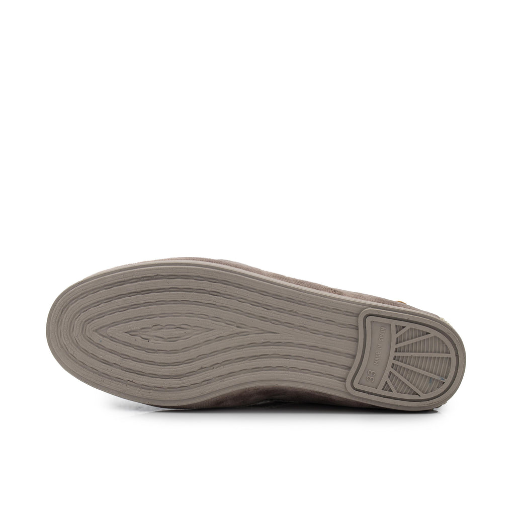 Zapatilla para casa cerrada taupe 55107 de La Cadena - 55107-115-4.jpg