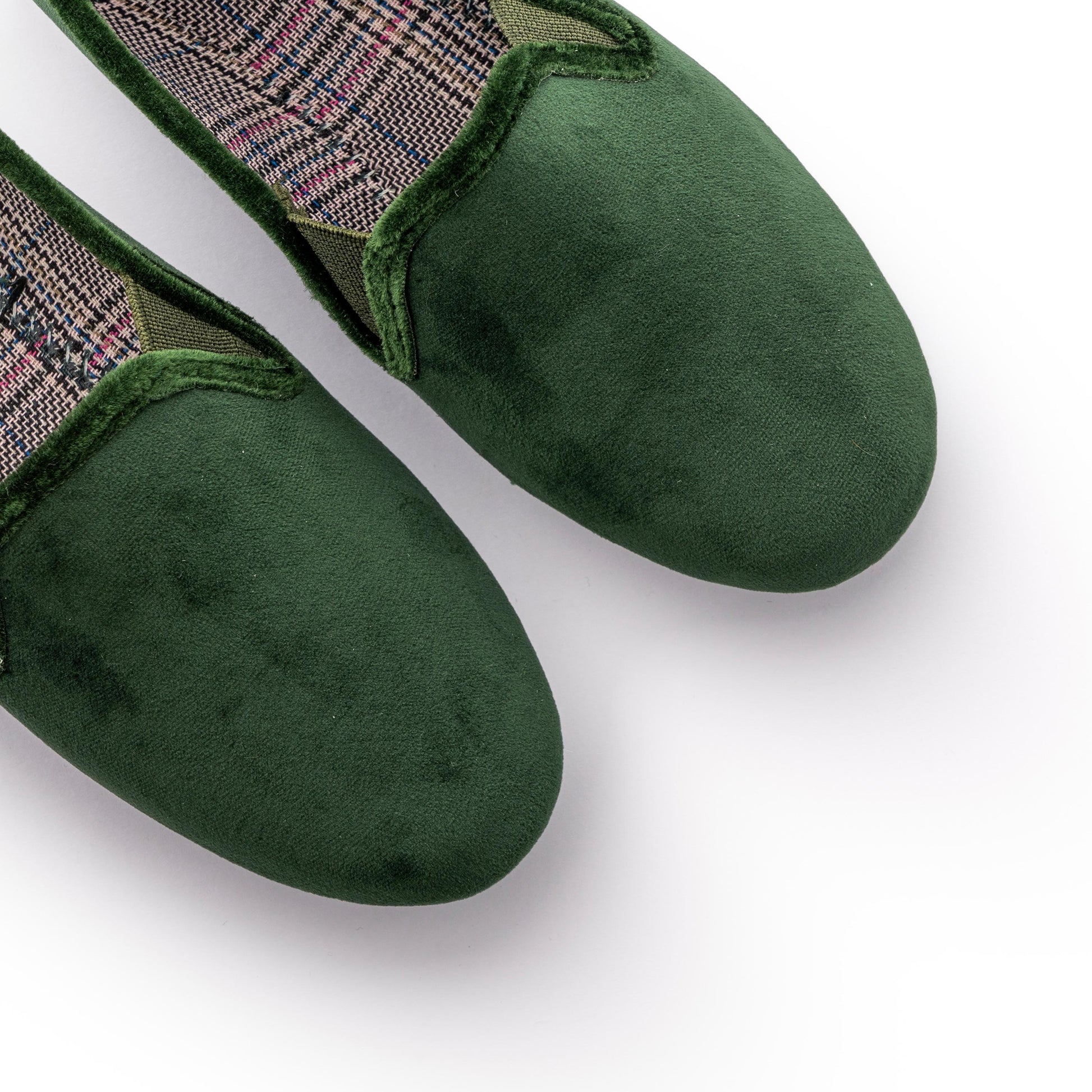 Zapatilla para casa cerrada verde botella 55107 La Cadena - 55107-86-6.jpg