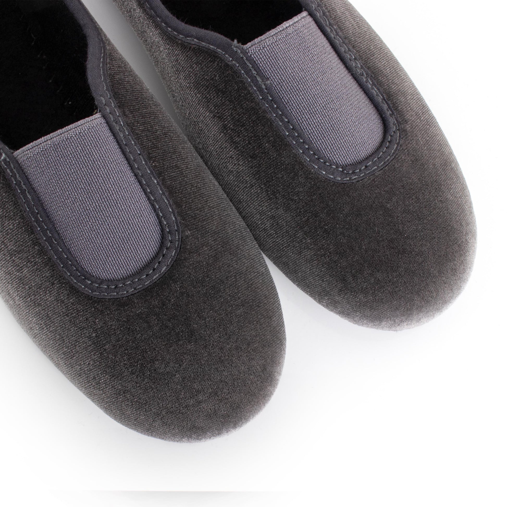 Zapatilla para casa cerrada gris 55312 de La Cadena - 55312-16-6.jpg