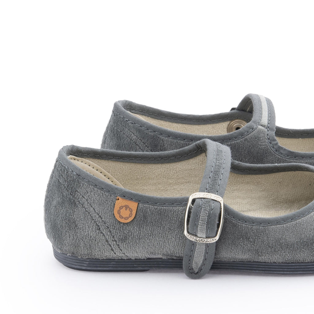 Mercedita gris medio con hebilla 55619 La Cadena - 55619-112-5.jpg