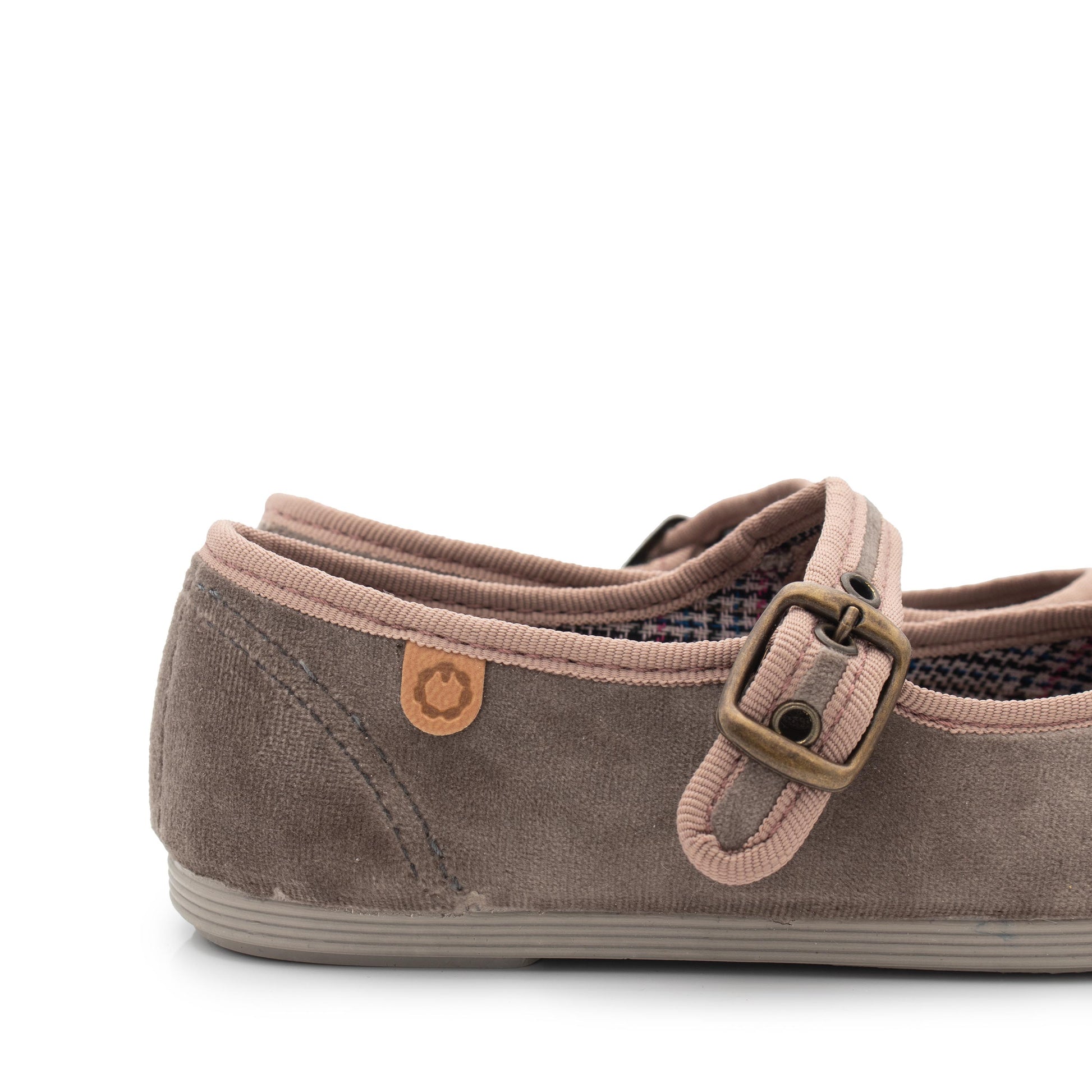 Mercedita taupe con hebilla 55619 de La Cadena - 55619-115-5.jpg